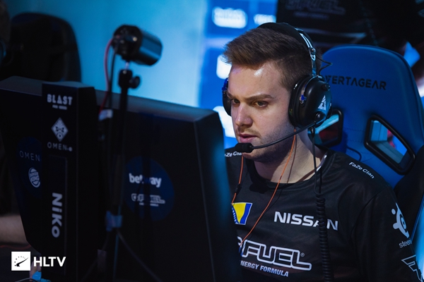 缺乏随机应 缺乏随机应